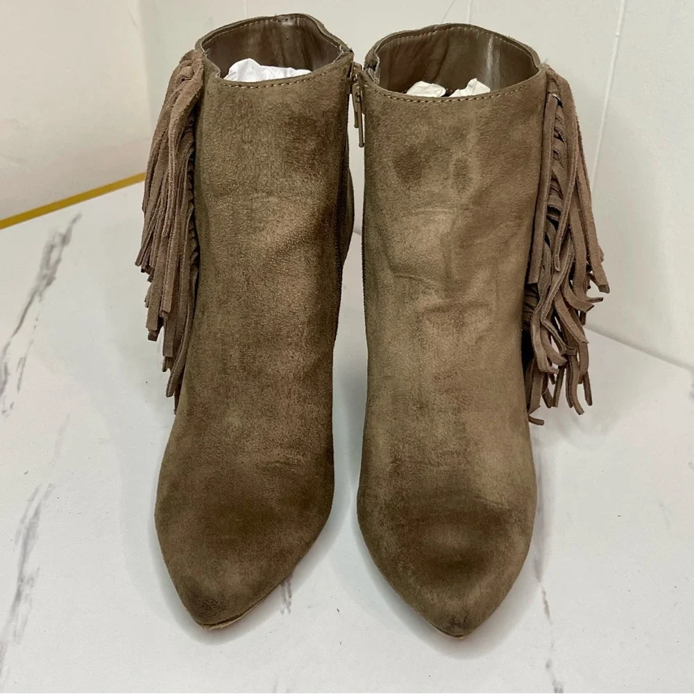 Madden Girl Pave Taupe Suede Fringe Wedge Boot Size 8M